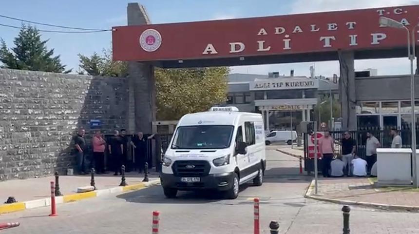 Beylikdüzü'nde öldürülen 2 kız kardeşin cenazeleri Adli Tıp Kurumundan teslim alındı