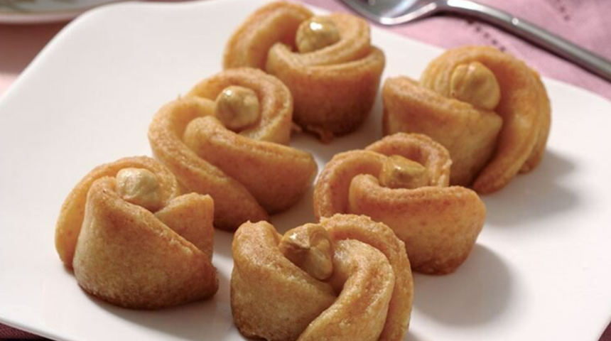 Şekli ayrı lezzeti ayrı güzel: Nefis gül tatlısı tarifi! Gül tatlısı nasıl yapılır?