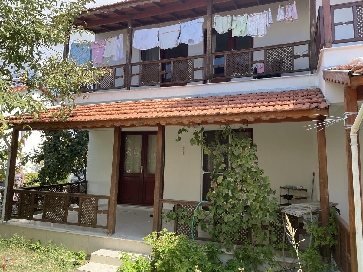 Servis aracına saldıran ter&ouml;ristlerin saklandıkları Dikili'deki sitenin sakinleri şaşkınlık yaşıyor