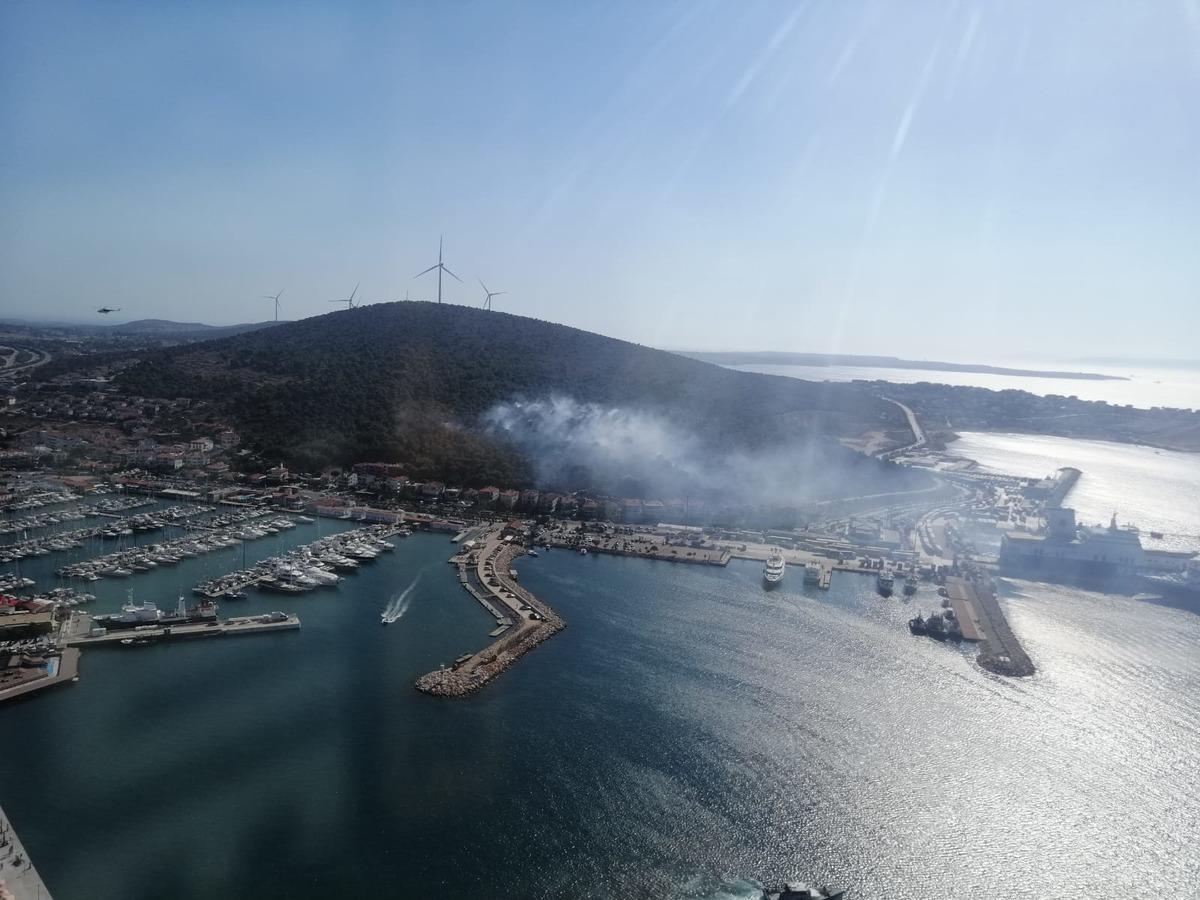 &Ccedil;eşme'de makilik alanda yangın &ccedil;ıktı