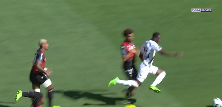 Dünya tarihine geçecek olay! Maçın 9. saniyesinde hayrete düşürdü G2