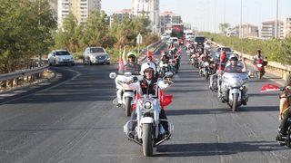 Gaziantep'te motosiklet tutkunları gazilerle şehir turu attı