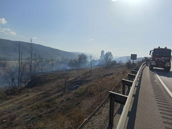 Kastamonu'da çıkan anız yangını söndürülmeye çalışılıyor G1