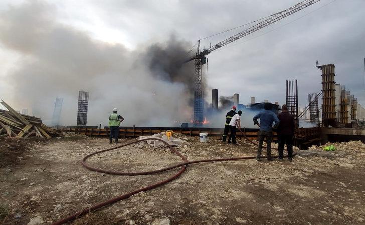 GÜNCELLEME - Kocaeli'de fabrika inşaatında çıkan yangın söndürüldü G2