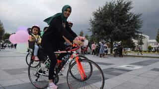 Düzce'de Süslü Kadınlar Bisiklet Turu düzenlendi