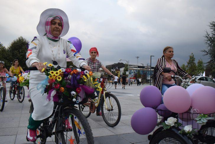 Düzce'de "Süslü Kadınlar Bisiklet Turu" düzenlendi G2
