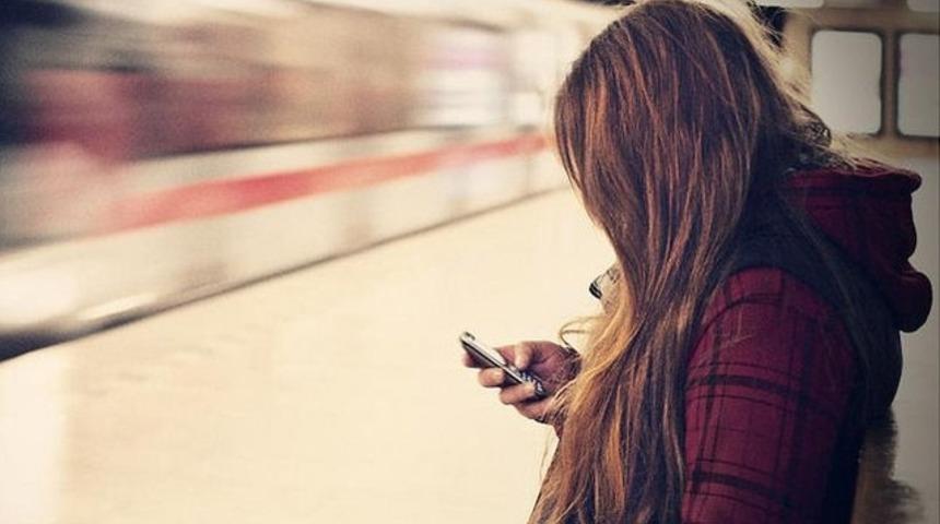 Bodrum'da bir banka m&uuml;d&uuml;r&uuml; belgelerin aslını istedi, sekreter Aslı'yı g&ouml;nderdiler