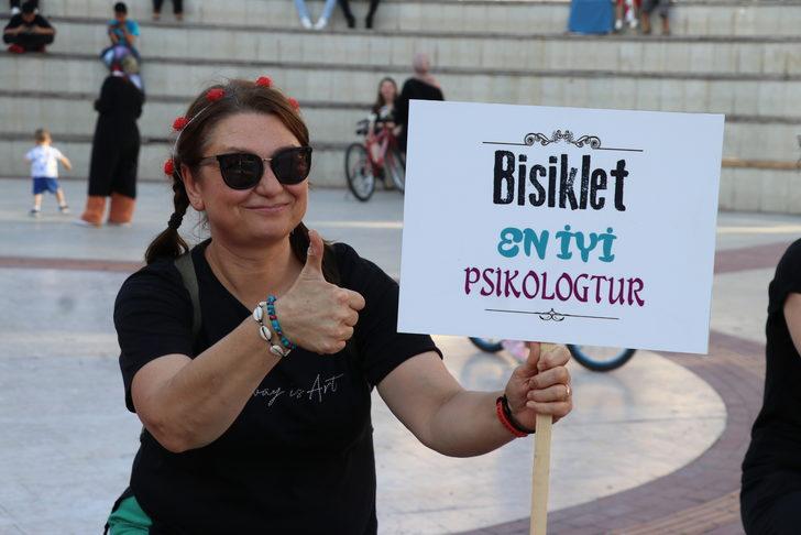 Karabük'te "Süslü Kadınlar Bisiklet Turu" düzenlendi G3