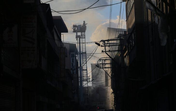 İzmir'de yatak imalathanesinde yangın çıktı G3