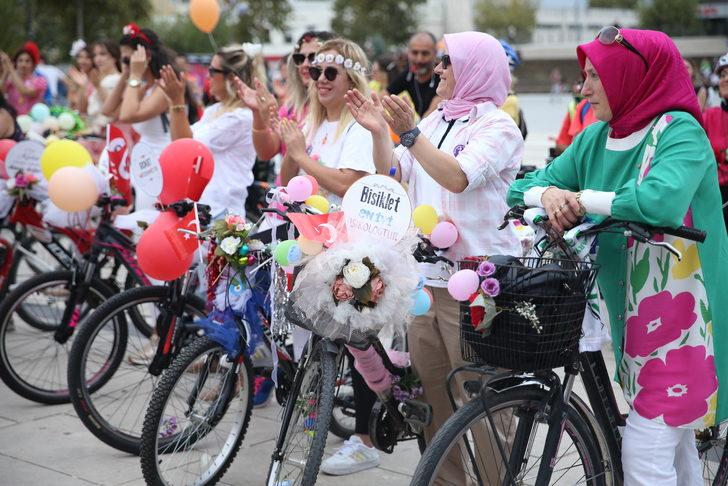 Sakarya'da "Süslü Kadınlar Bisiklet Turu" düzenlendi G1