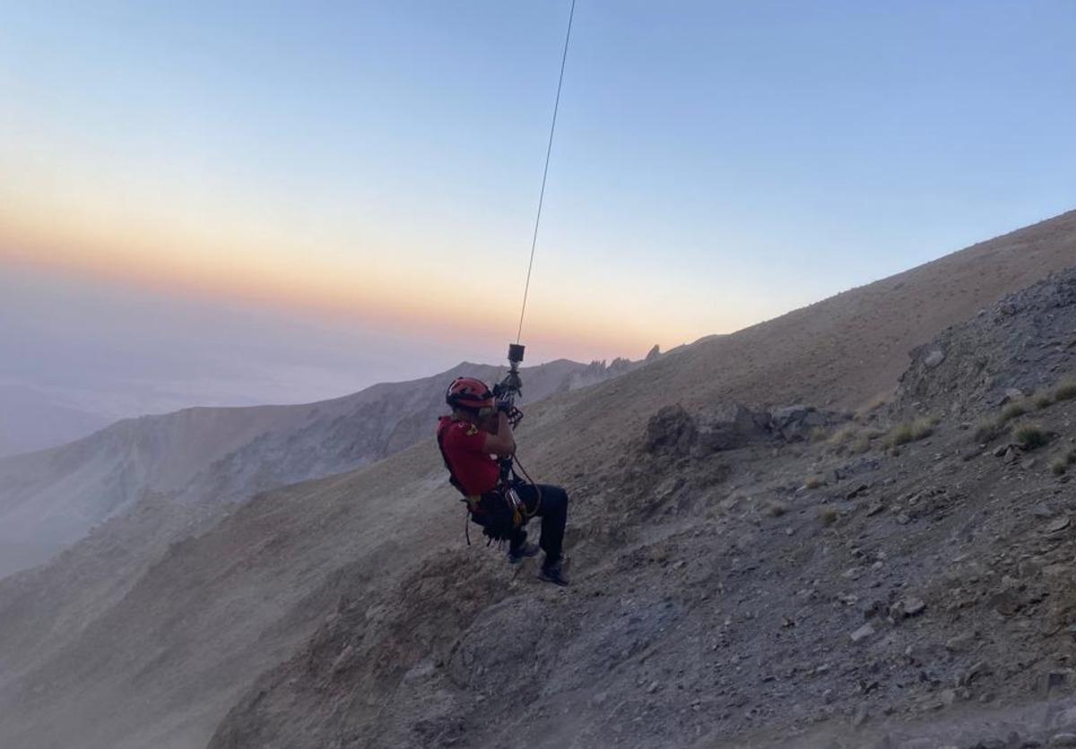 Erciyes'e tırmanan dağcı, &uuml;zerine kaya d&uuml;şmesi sonucu &ouml;ld&uuml;
