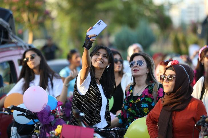 Diyarbakır ve Elazığ'da "Süslü Kadınlar Bisiklet Turu" düzenlendi G3