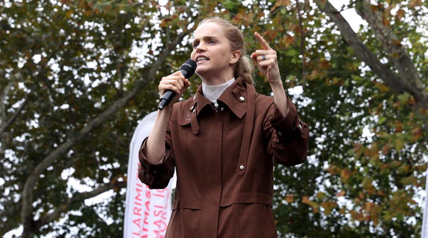 150 sivil toplum kuruluşu katıldı: Etkinlik başındaki konsere tepki! Tuğçe Kazaz da konuştu "Allah bize 'LGBT'li bireyleri siz cezalandırın' demedi"