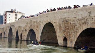 Seyhan Nehri'ne atlayıp intihar eden Özge kurtarılamadı