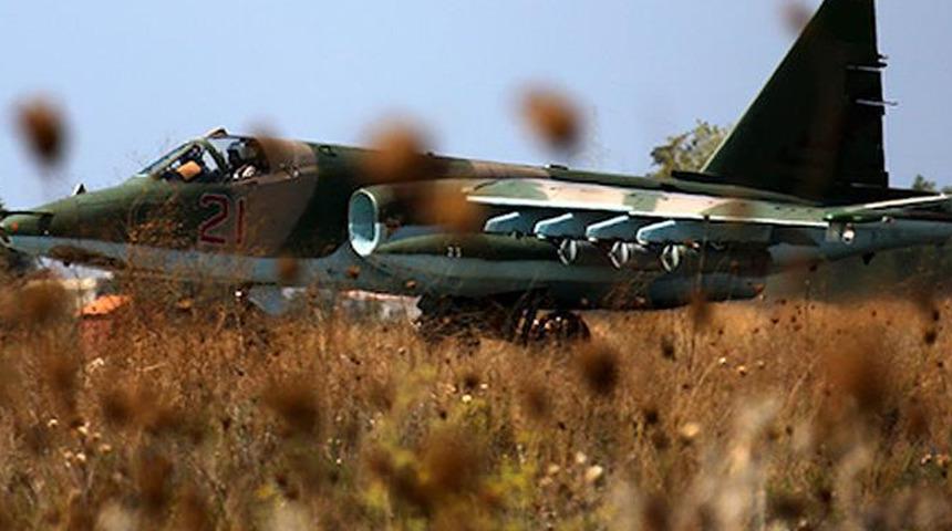 İran'da, Rus yapımı SU-22 tipi savaş uçağı düştü