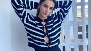 Kalp Yarası'nın Ayşe'si Yağmur Tanrısevsin süper mini elbiseli pozuyla tozu dumana kattı!