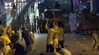 Boğaz Köprüsü’nde askerler vatandaşlara böyle ateş açtı