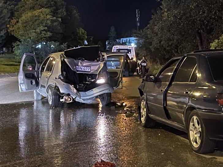 Uygulamadan kaçmaya çalışan sürücünün neden olduğu kazada 4 kişi yaralandı G3