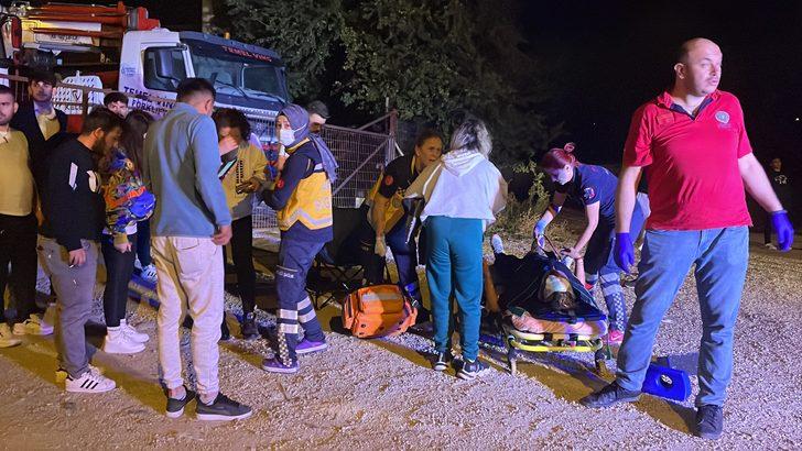 Uygulamadan kaçmaya çalışan sürücünün neden olduğu kazada 4 kişi yaralandı G4