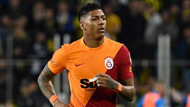 Galatasaray'ın Hollandalı oyuncusu Patrick van Aanholt'un menajeri öyle şeyler istedi ki! G4