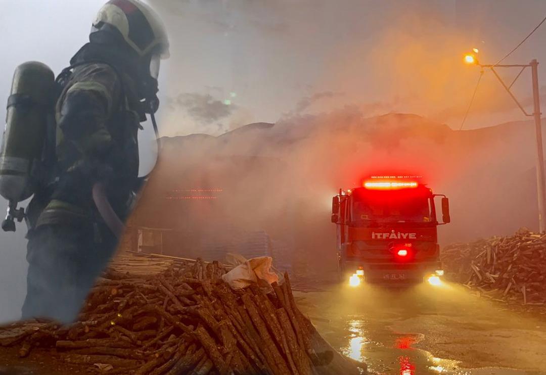 Bursa'da korkutan yangın! Tonlarca odun ve k&ouml;m&uuml;r vardı, hepsi yandı