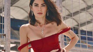 Yasak Elma'nın Şahika'sı Nesrin Cavadzade mayolu pozlarıyla esti geçti!