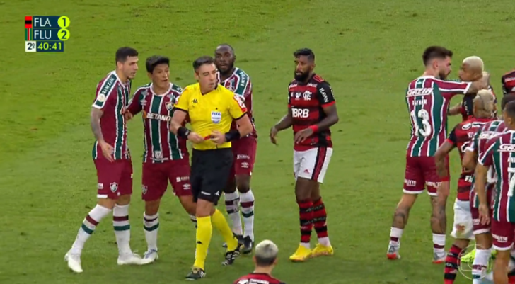 Brezilya bu skandalı konuşuyor! Maçın hakemi Melo'ya kırmızı kart göstermeyi unuttu G5