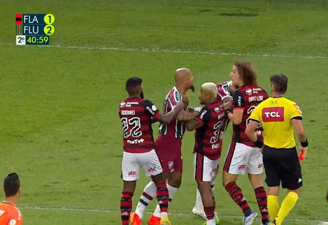 Brezilya bu skandalı konuşuyor! Ma&ccedil;ın hakemi Melo'ya kırmızı kart g&ouml;stermeyi unuttu