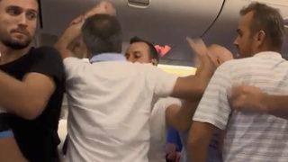 Gaziantep FK’nın bulunduğu Trabzon-İstanbul uçağında kavga çıktı