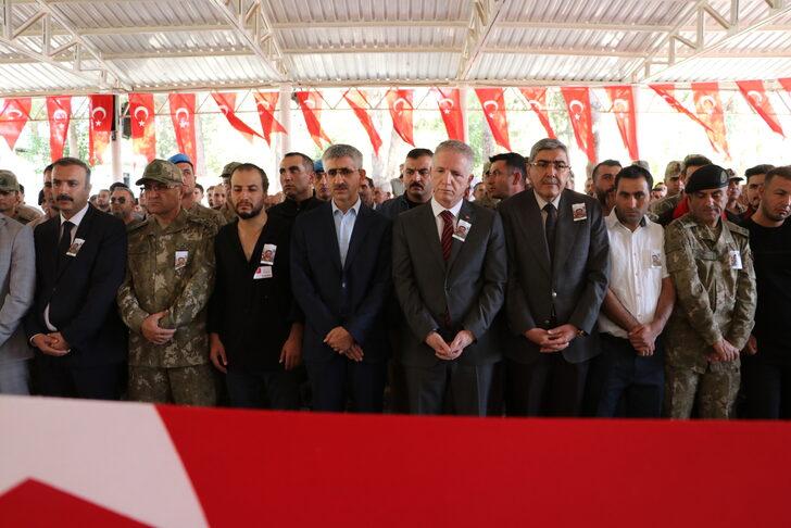 Şehit İsmet Aybek, Gaziantep'te son yolculuğuna uğurlandı G3