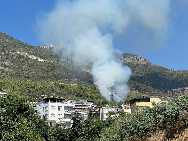 Alanya'da çıkan orman yangınına müdahale ediliyor G2