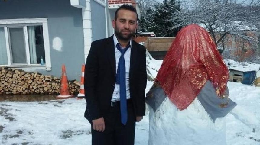 Bekar genç kardan gelinle poz verdi