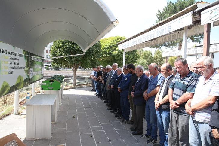 Aynı gün ölen anne ve oğlu Tokat'ta yan yana toprağa verildi G1