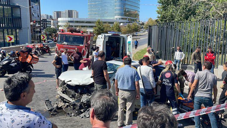 Pendik'te bariyere çarpan otomobilin sürücüsü yaralandı G3