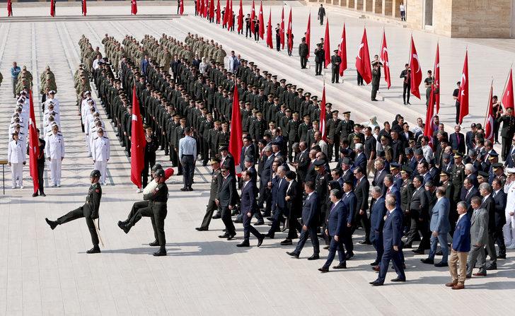 Ankara Valisi Şahin, Gaziler Günü dolayısıyla Anıtkabir'i ziyaret etti G4