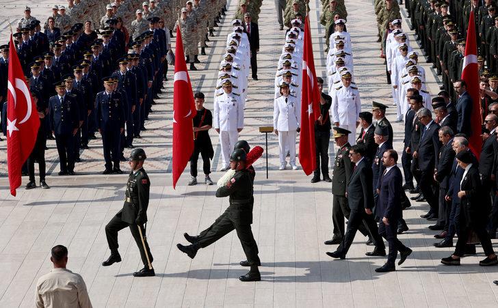 Ankara Valisi Şahin, Gaziler Günü dolayısıyla Anıtkabir'i ziyaret etti G5
