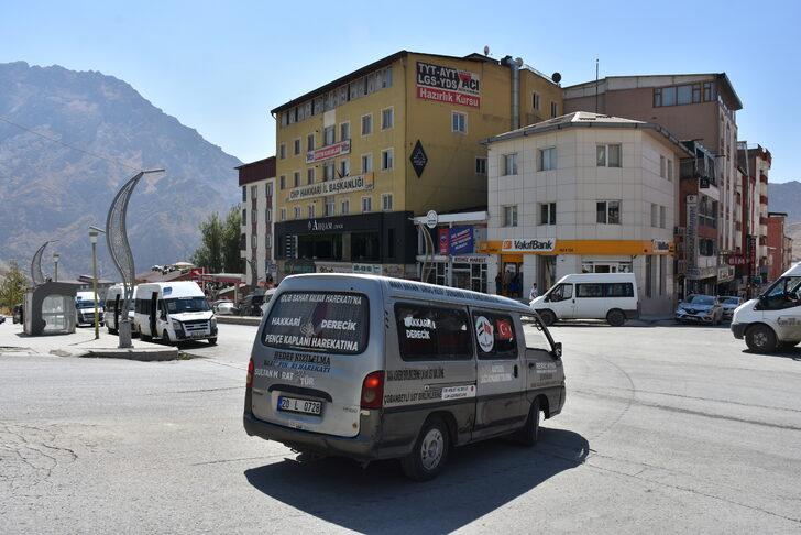 "Elmacı Dede" Denizli'den Hakkari'deki askerlere üzüm getirdi G5
