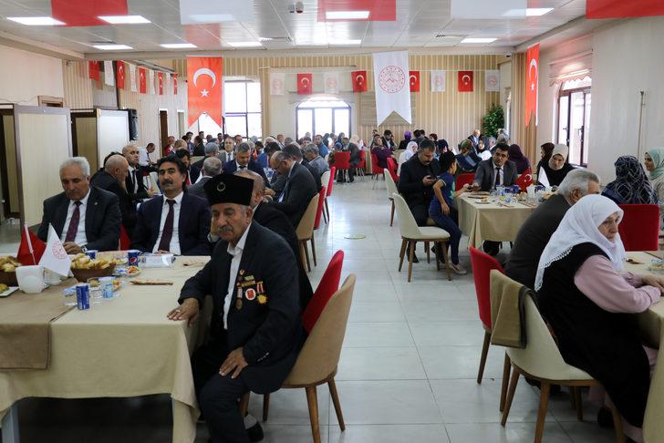 Tarım ve Orman Bakanı Vahit Kirişci, Ağrı'da gazilerle buluştu: G3