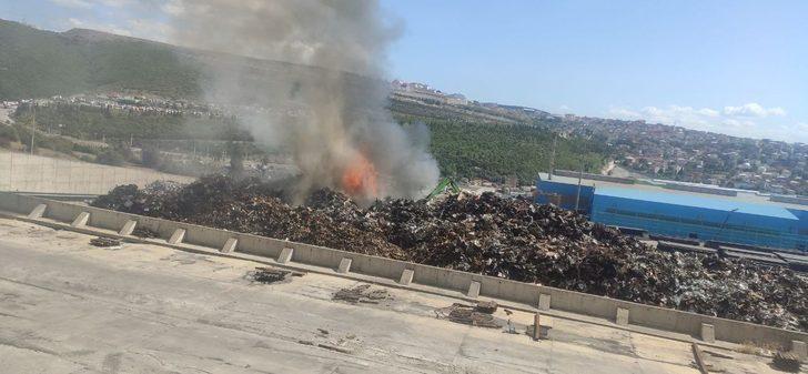 Kocaeli'de hurdalık deposunda çıkan yangın söndürüldü G2