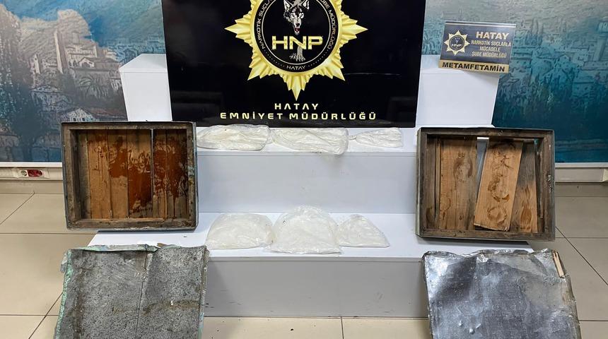 Hatay'da bal peteği çıtalarına gizlenmiş uyuşturucu ele geçirildi