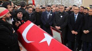 Kamer Genç Tunceli'de defnedildi