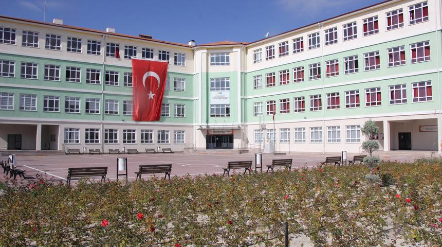 Trafik kazasında ölen öğrencinin okulunda hüzünlü dersbaşı