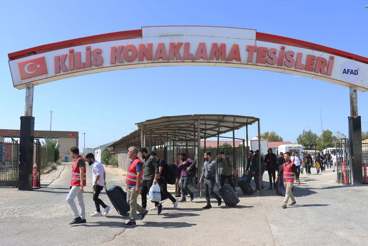 Suriyelilerin ülkelerine gönüllü geri dönüşü sürüyor G1