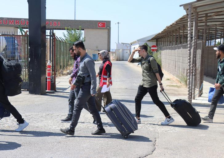 Suriyelilerin ülkelerine gönüllü geri dönüşü sürüyor G2