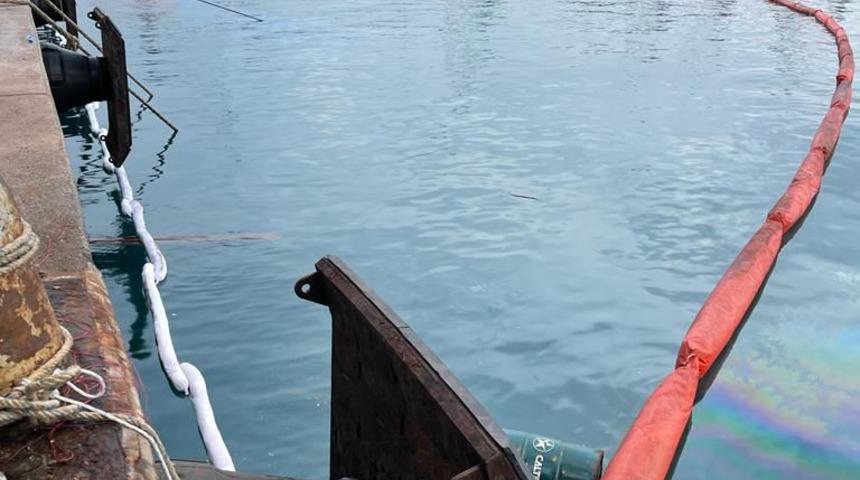 İskenderun Limanı'nda batan gemideki yağ ve yakıt sızıntısı önlendi