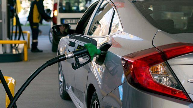 Son dakika: Akaryakıtta yeni indirimin ilk sinyalleri geldi! Daha bu geceki indirim tabelalara yansımadan petrolde flaş gelişme...