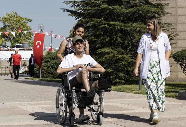 Gaziler ve şehit yakınları Haluk Levent konserinde bir araya geldi G4