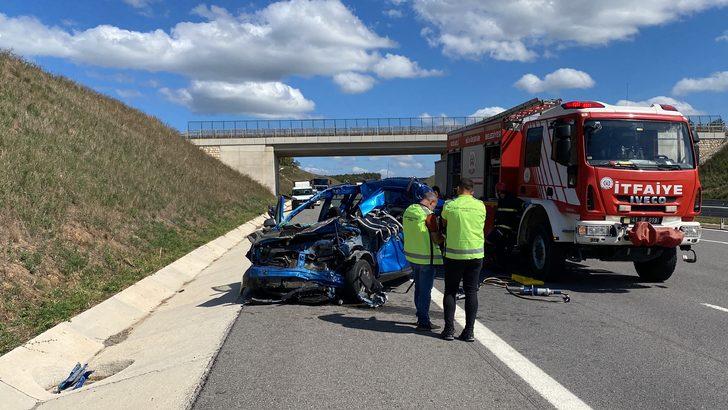 Kocaeli'de kamyona çarpan hafif ticari araçtaki 2 kardeş öldü G1