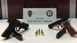 Ardahan'da kaçak silah ticareti yaptığı iddiasıyla 2 şüpheli yakalandı