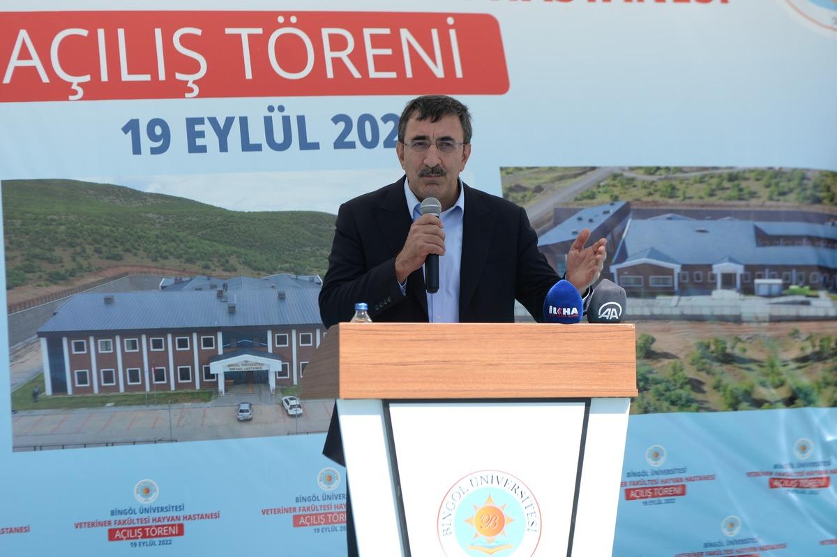 TBMM Plan ve B&uuml;t&ccedil;e Komisyonu Başkanı Yılmaz, Bing&ouml;l'de konuştu:
